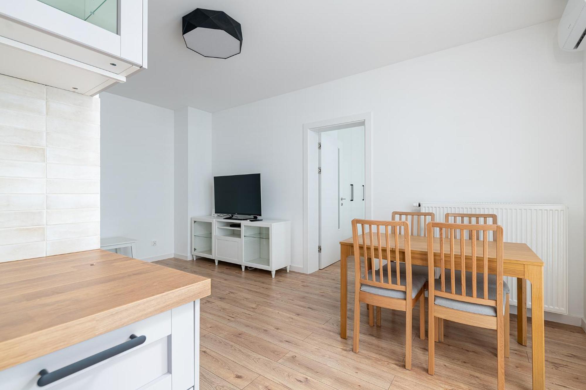 Rentplanet - Kasprzaka Warsaw