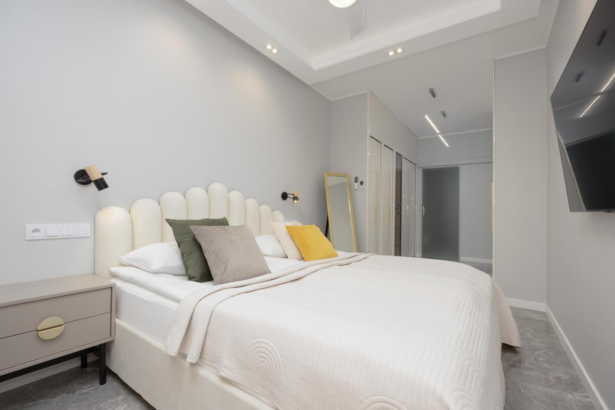 Lux Grzybowska With Parking By Renters Prestige
