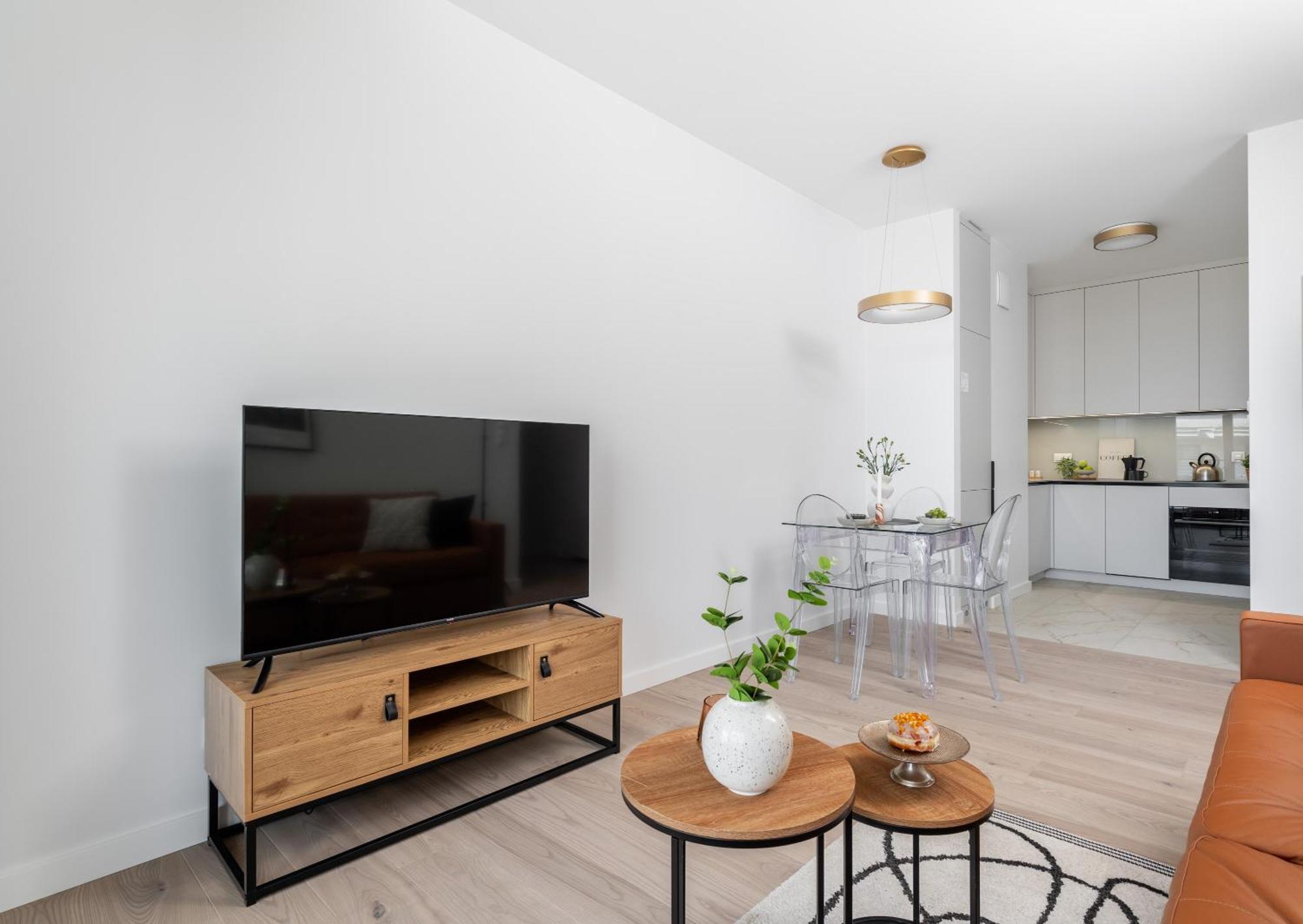 Superapart Domaniewska 120 * Warsaw