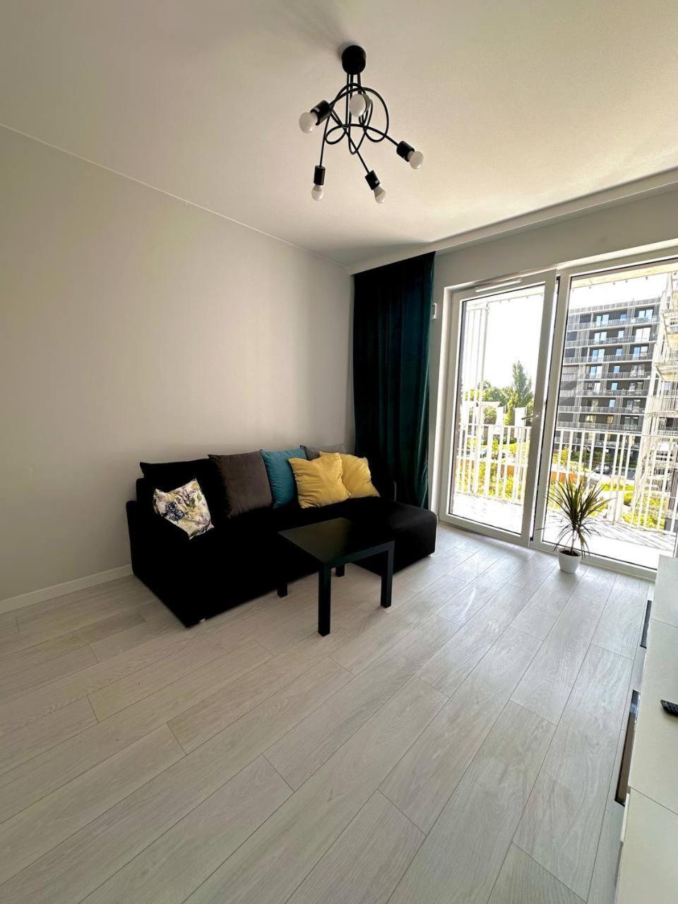 Apartament Blisko Dworca Zachodnia, Miejsce Parkingowe W Cenie *