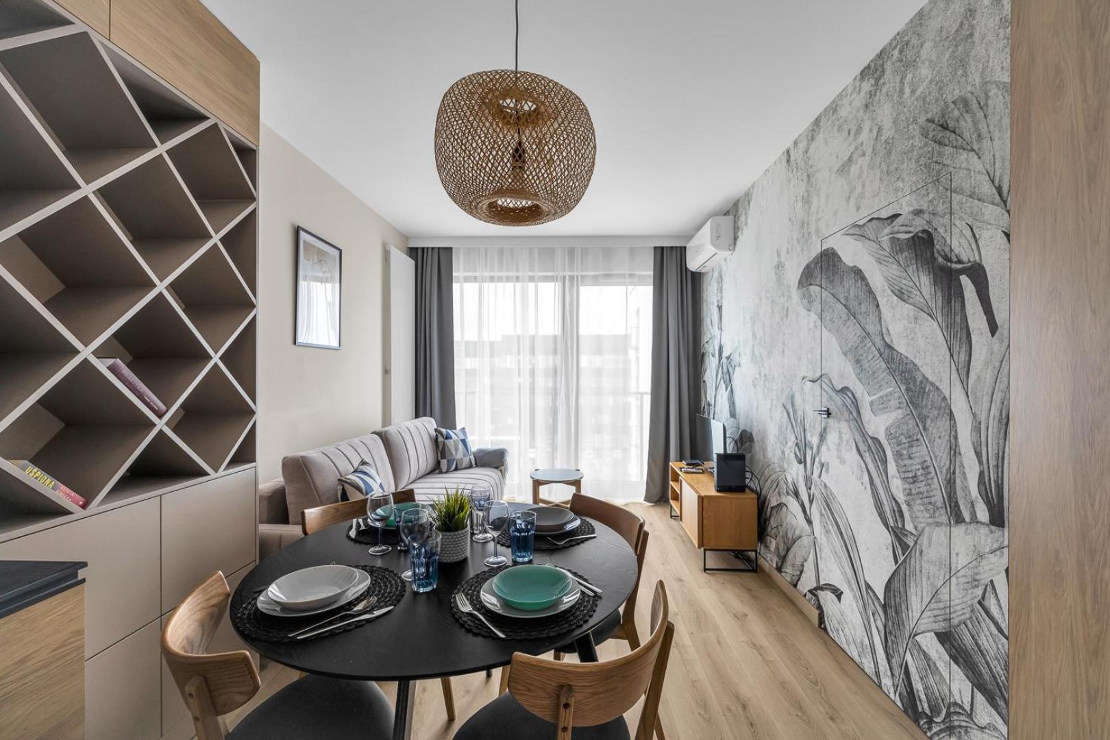 Airport - Parking & Balcony - By Rentujemy Apartment