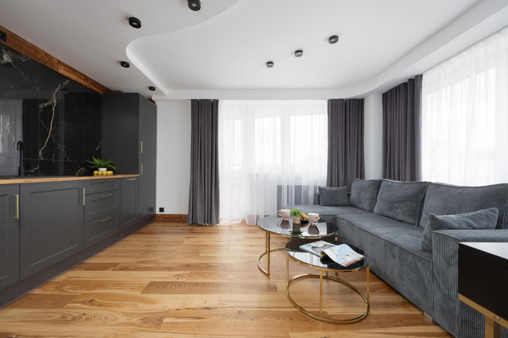 Apartment Center Elegant With View By Renters