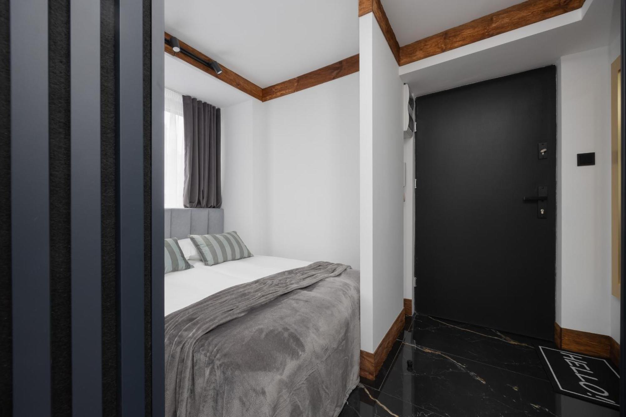 Center Elegant With View By Renters Apartment Warsaw