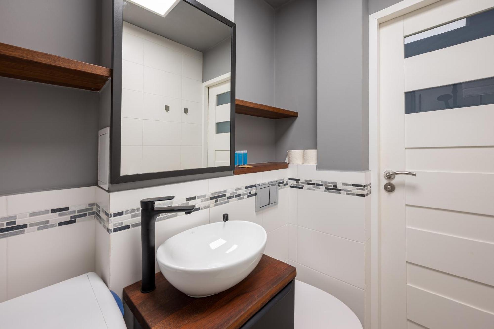 Solec Powisle Pleasant Apartment Warsaw