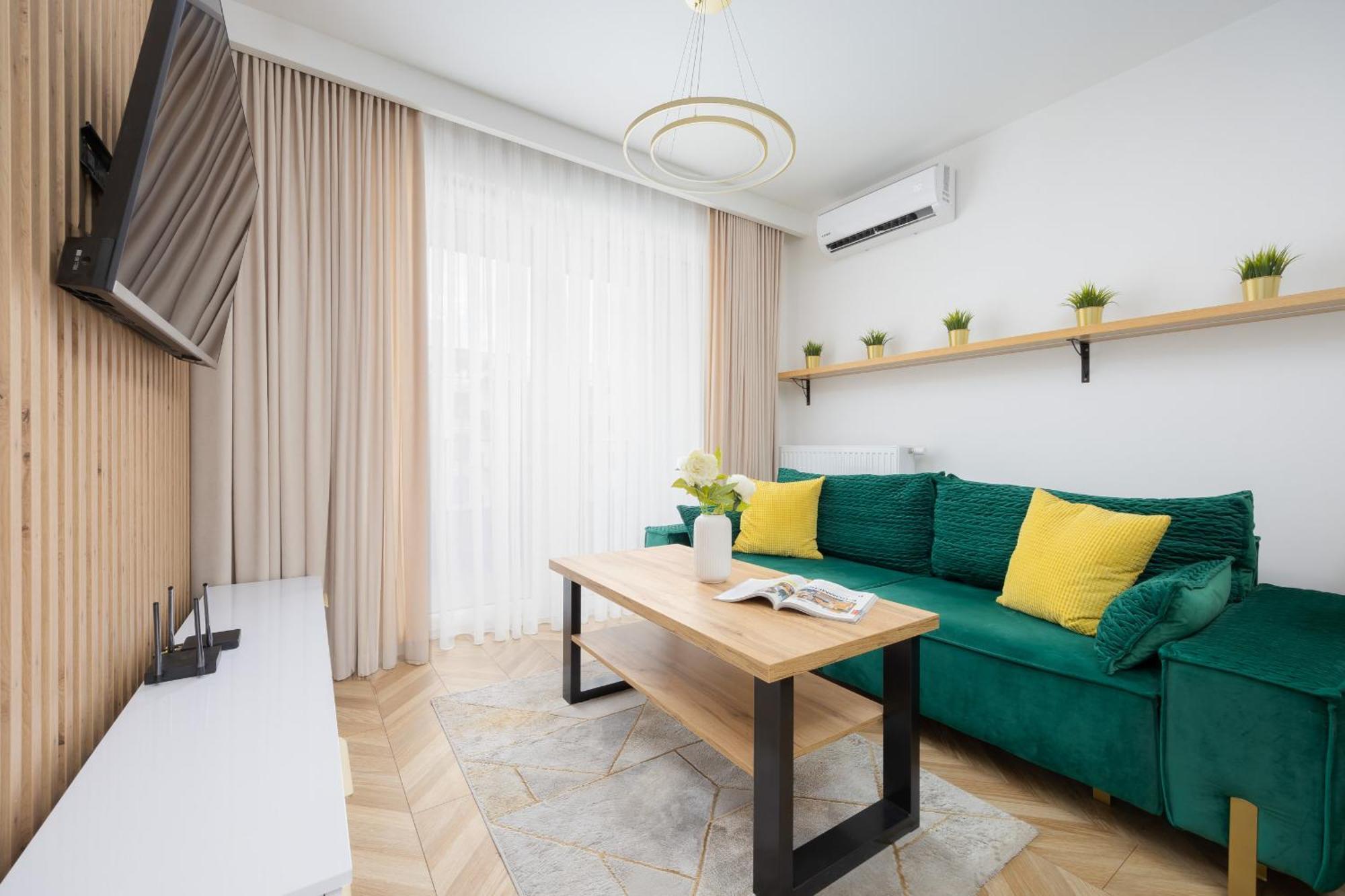 Nowoczesny Z Balkonem I Miejscem Parkingowym Ursus By Rent Like