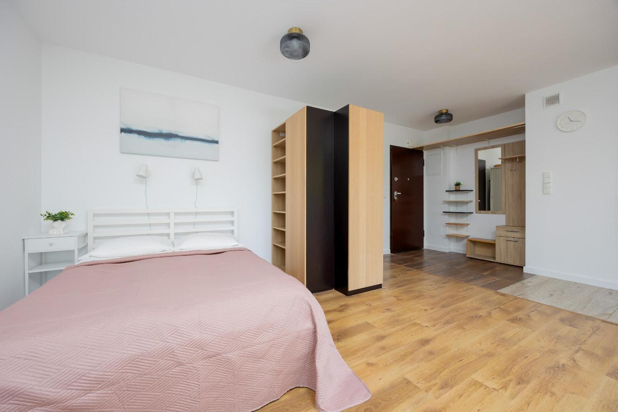 Exceptional With Parking And Garden By Renters * Warszawa