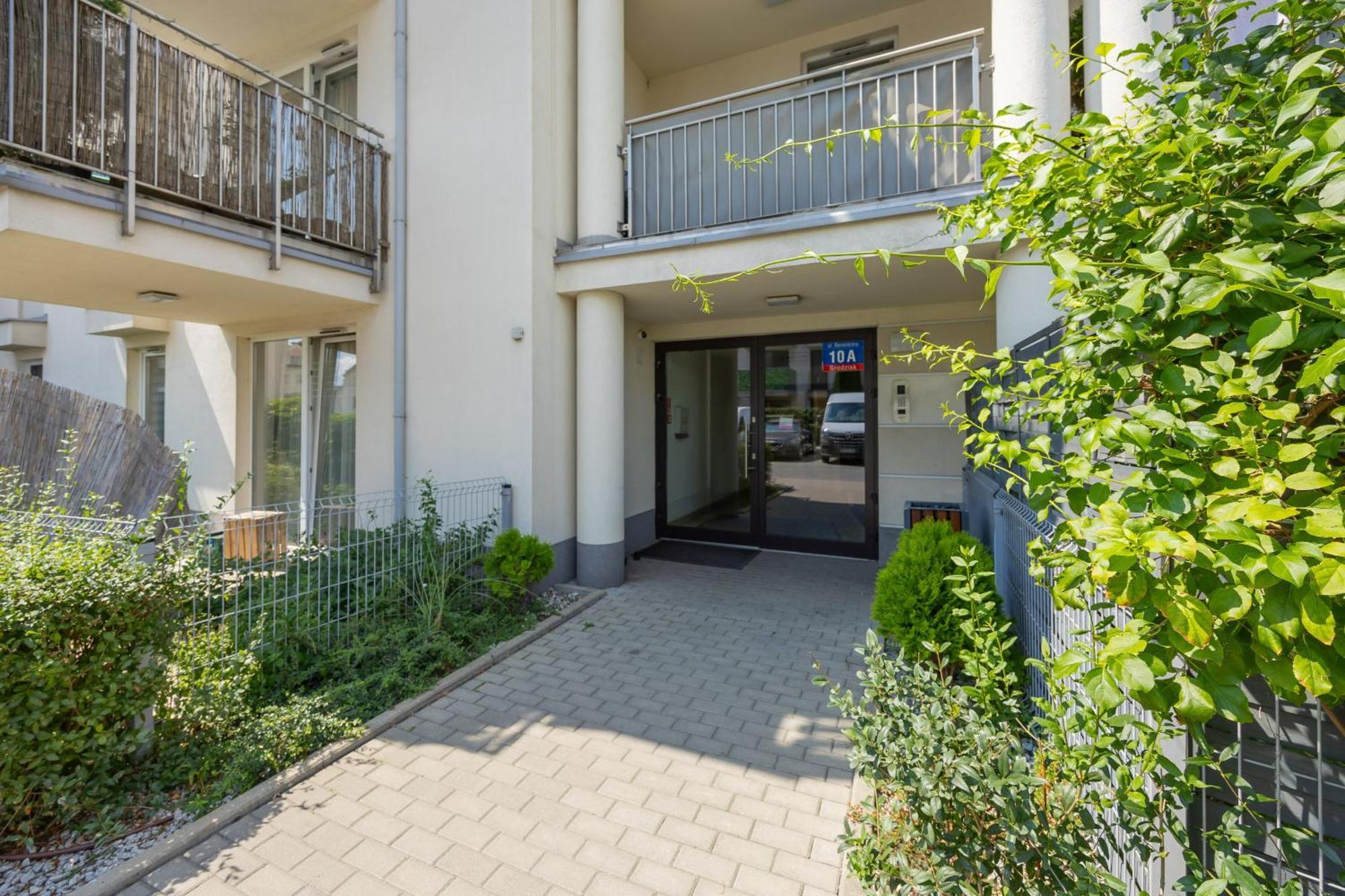 Apartament Exceptional With Parking And Garden By Renters
