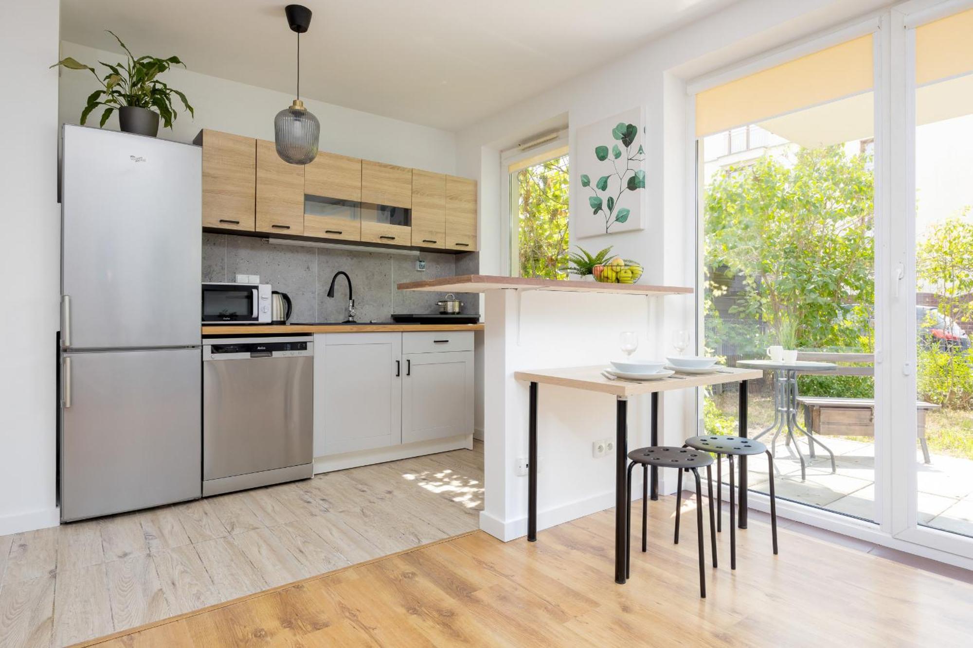 Exceptional With Parking And Garden By Renters