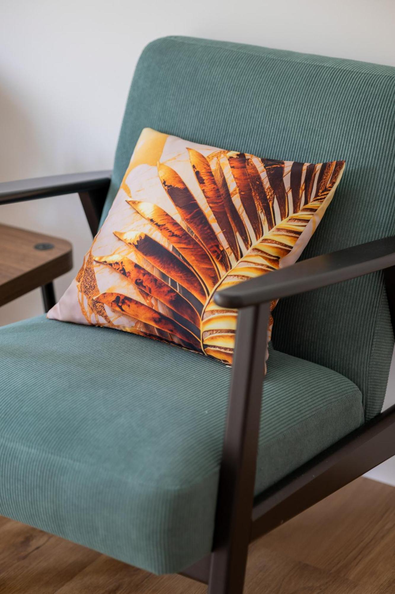 Exceptional With Parking And Garden By Renters Apartament