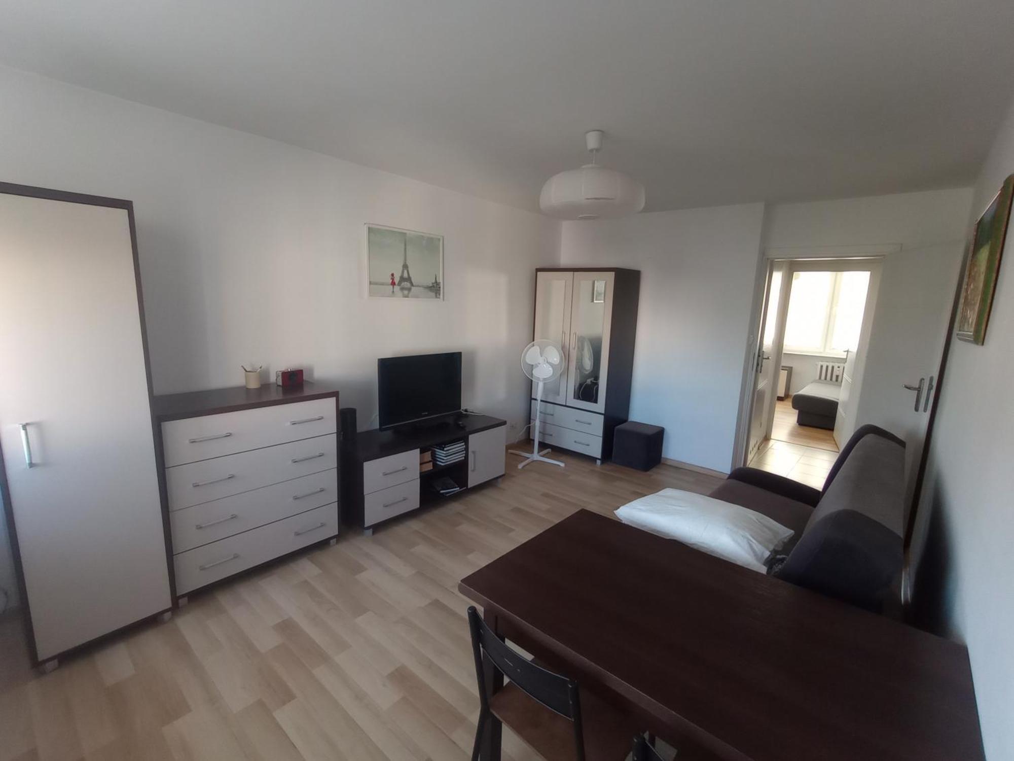 Apartment Saska Kepa! 3 Pokojowy Prywatny Apartament, Bezplatny Parking, Wifi, Centrum I Stadion 15min - Self Check In Warsaw
