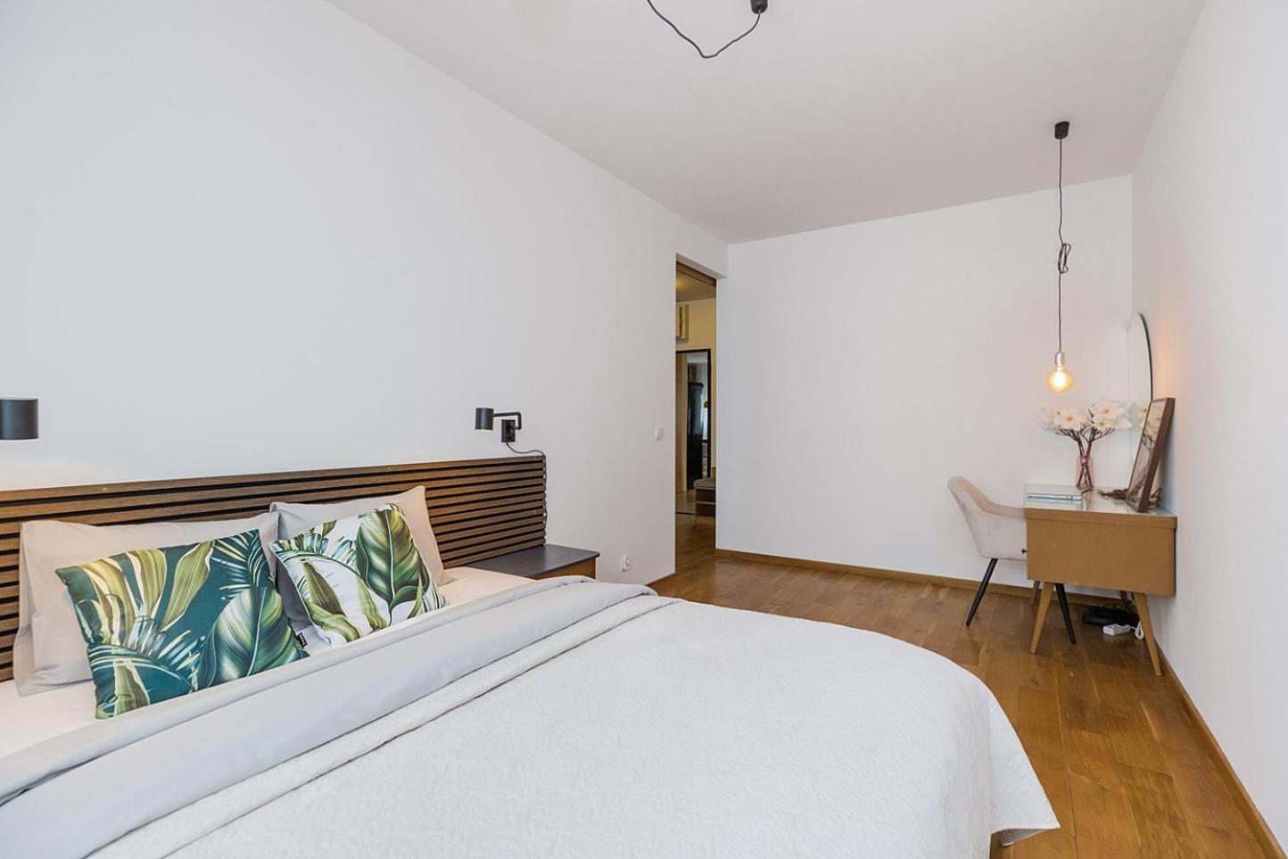 Apartment Lanciego - Przytulny Z Osobna Sypialna, Balkon, Wi-fi, Natolin, Ursynow *