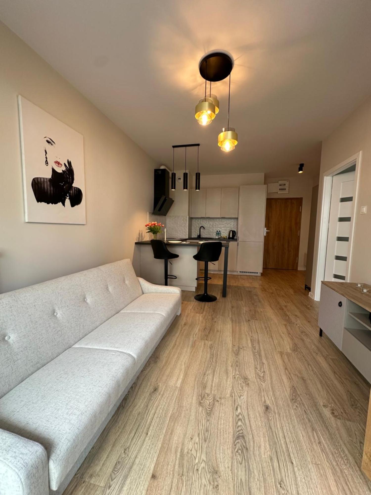 Nova Ochota, Tennis Court, Train & Bus Nearby Apartamento *