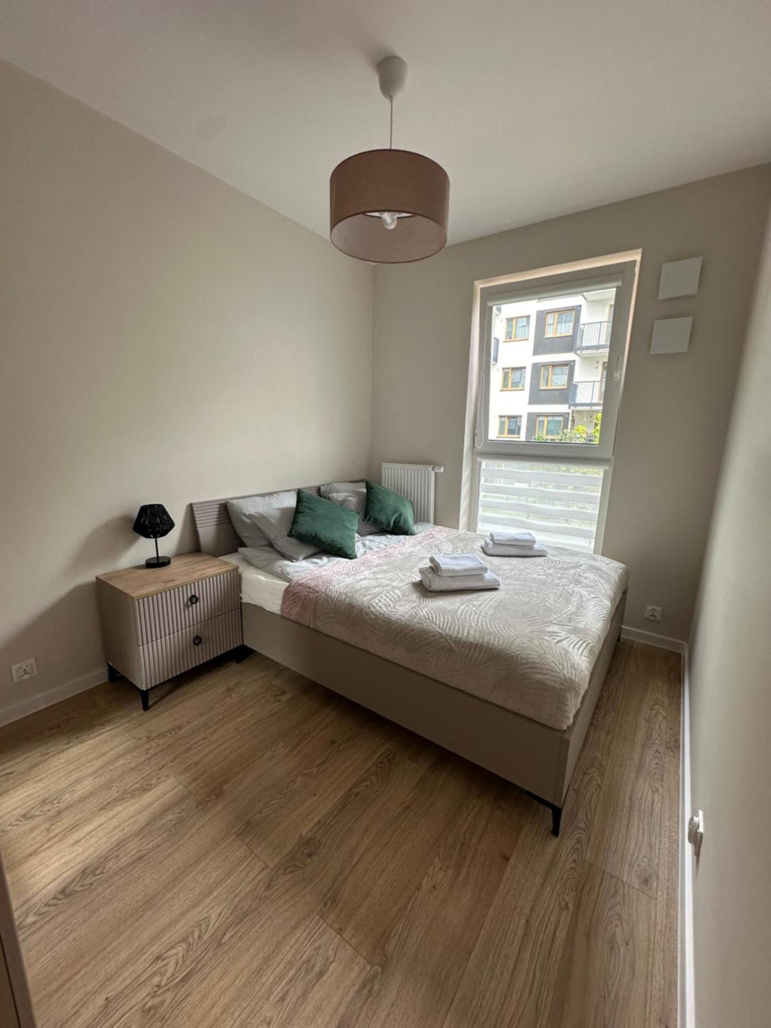 Nova Ochota, Tennis Court, Train & Bus Nearby *