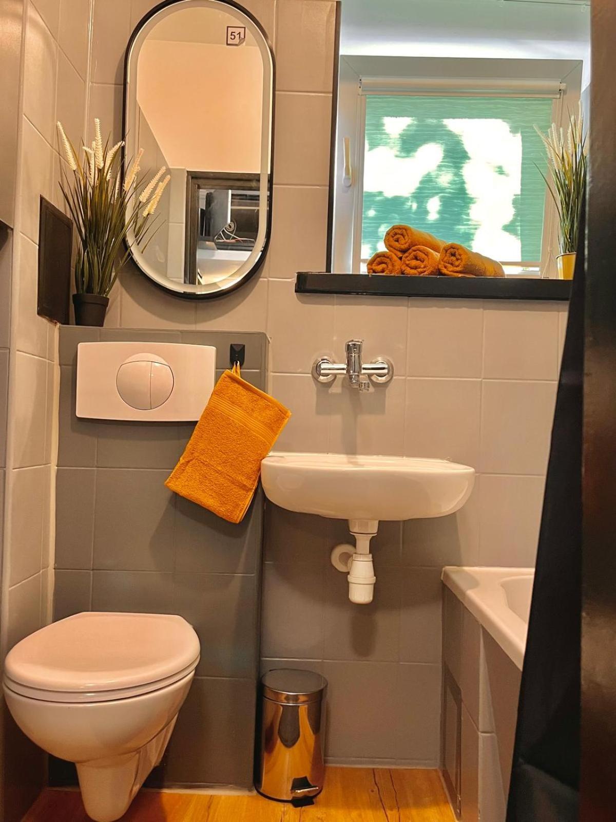Premium Center Golden Street Apartment
