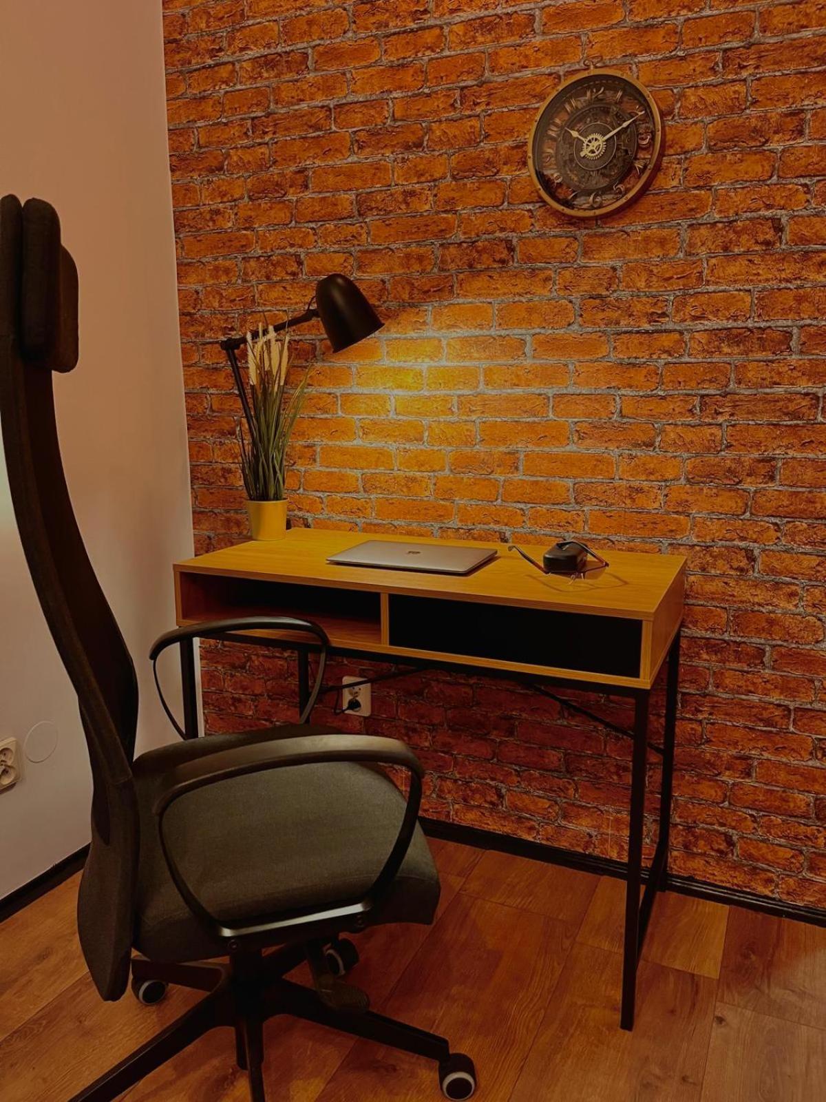Premium Center Golden Street Apartment *