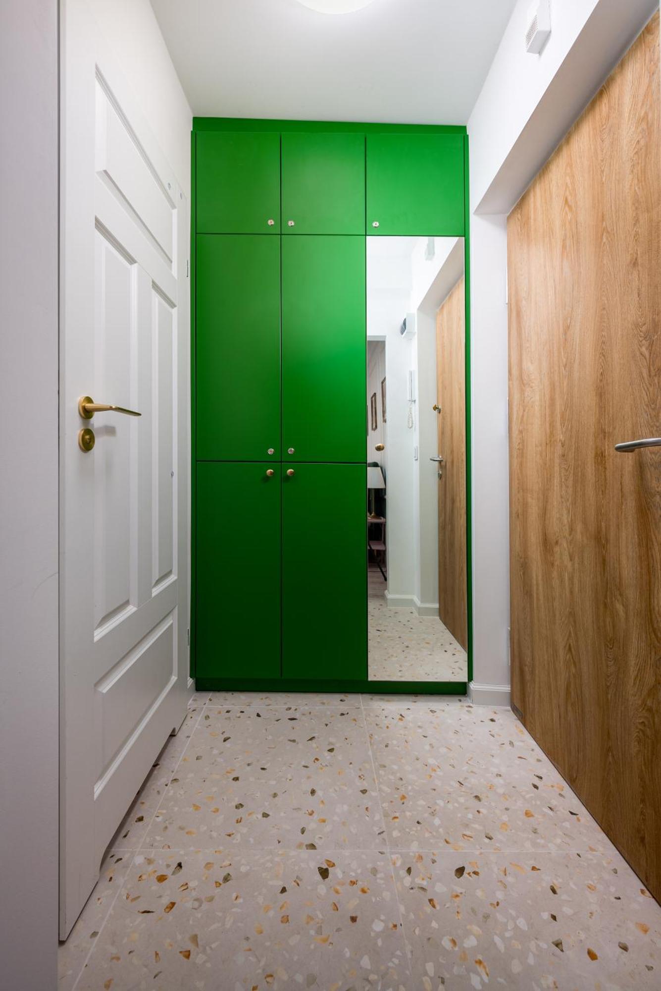 Lovely Downtown Studio At Most Lively Hoza Street, Discover Warsaw On Foot Apartament Warszawa