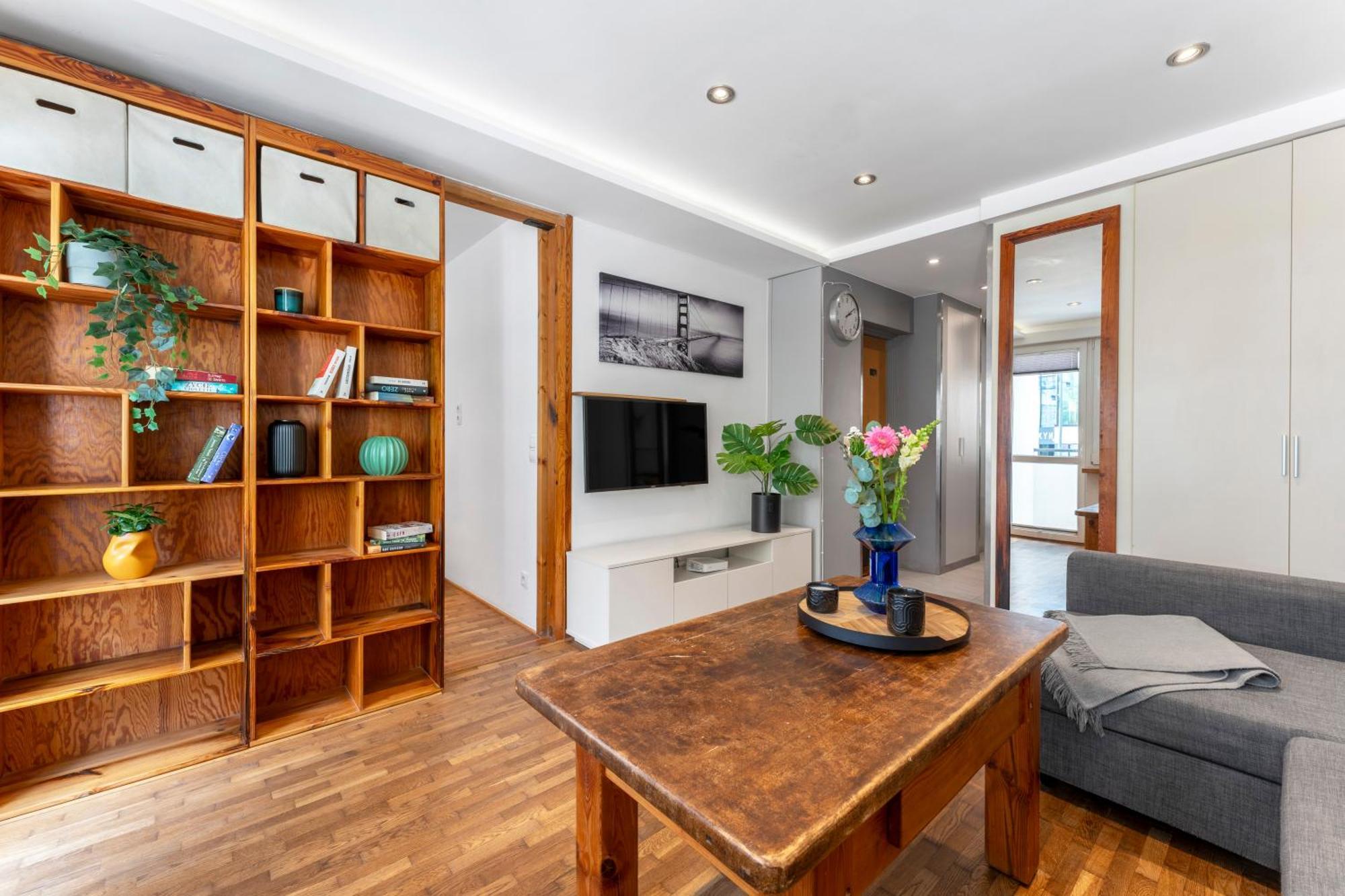 Oomph Apartment *