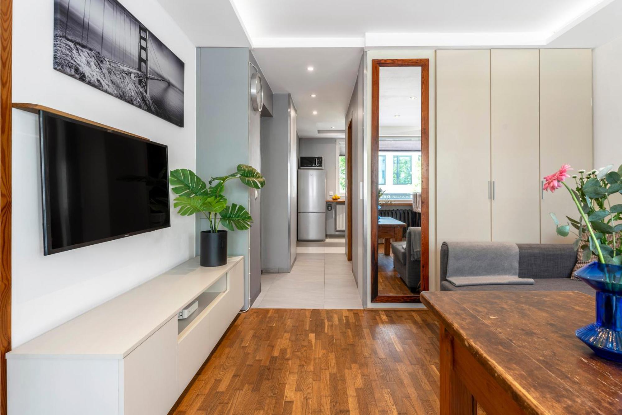 Oomph Apartment Warsaw