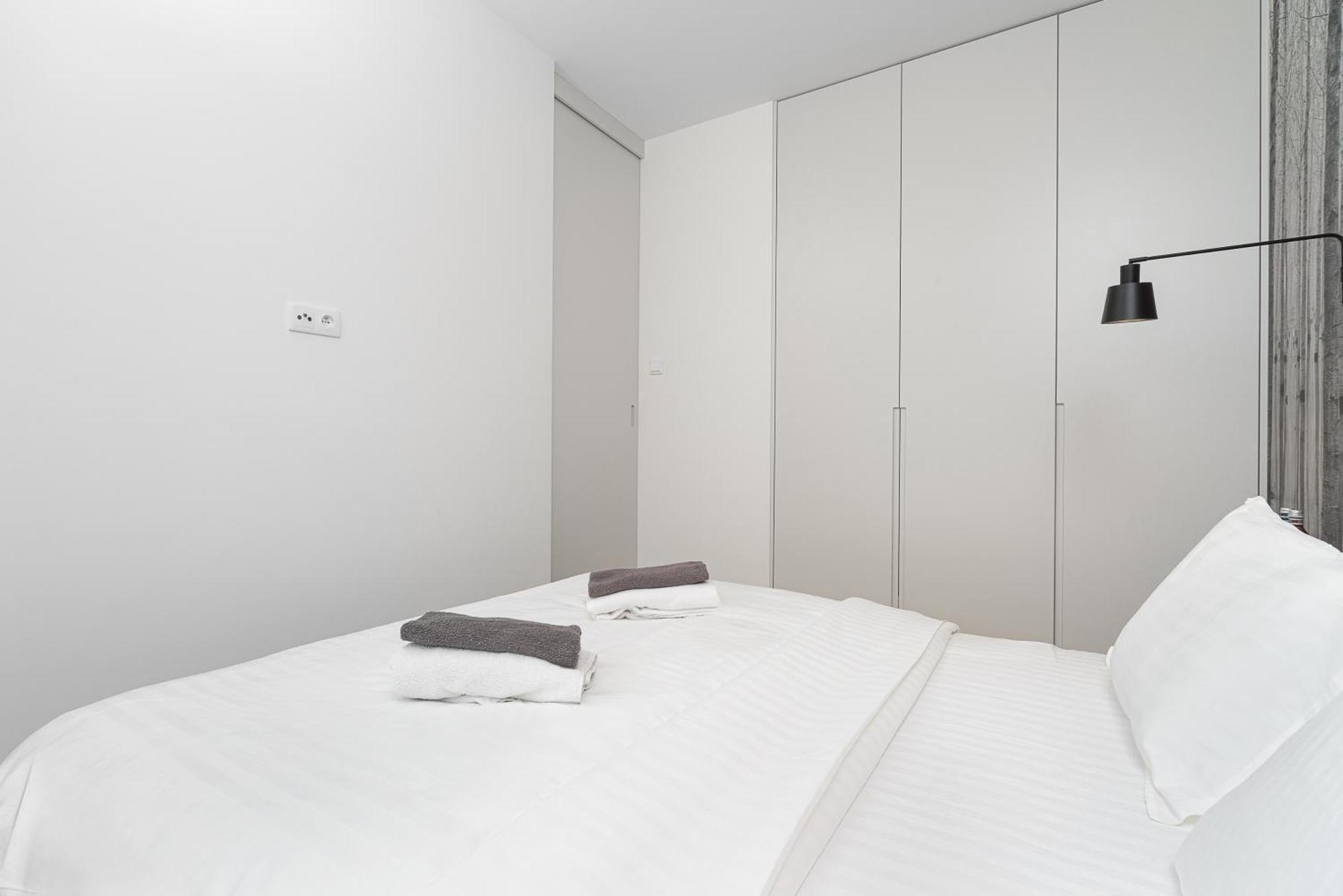 Apartment Luxury Mennica With Parking Warsaw