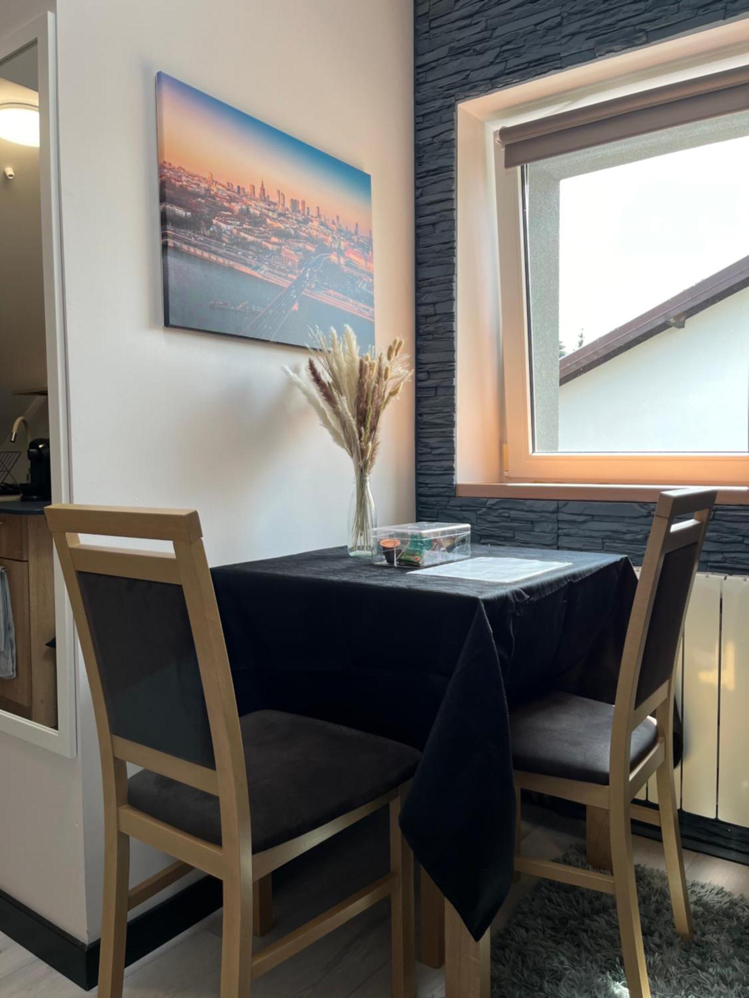 Apartment In Wola- Near Progresja-direct Bus To Old Town