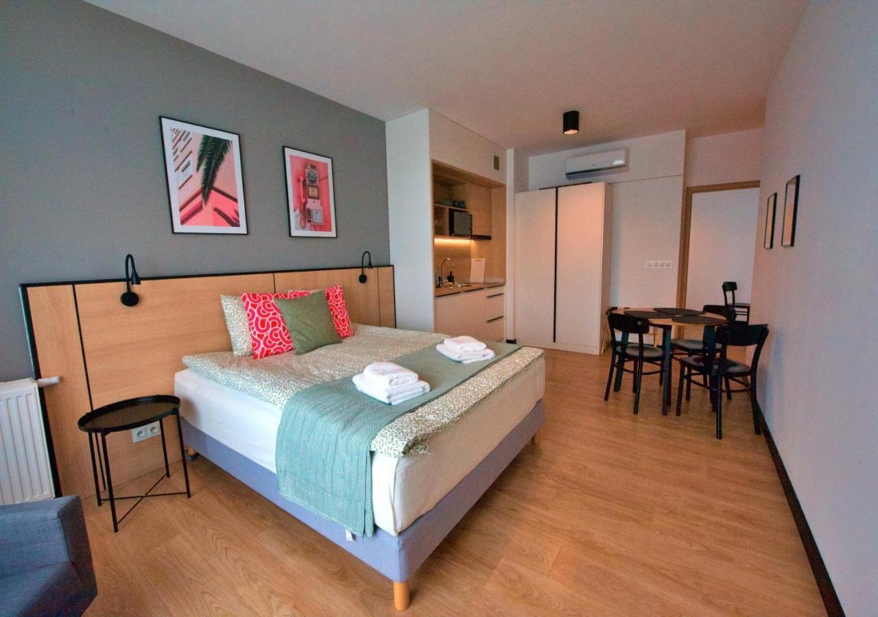 Bk Praga - National Stadium - Comfortable For 4 People Apartment