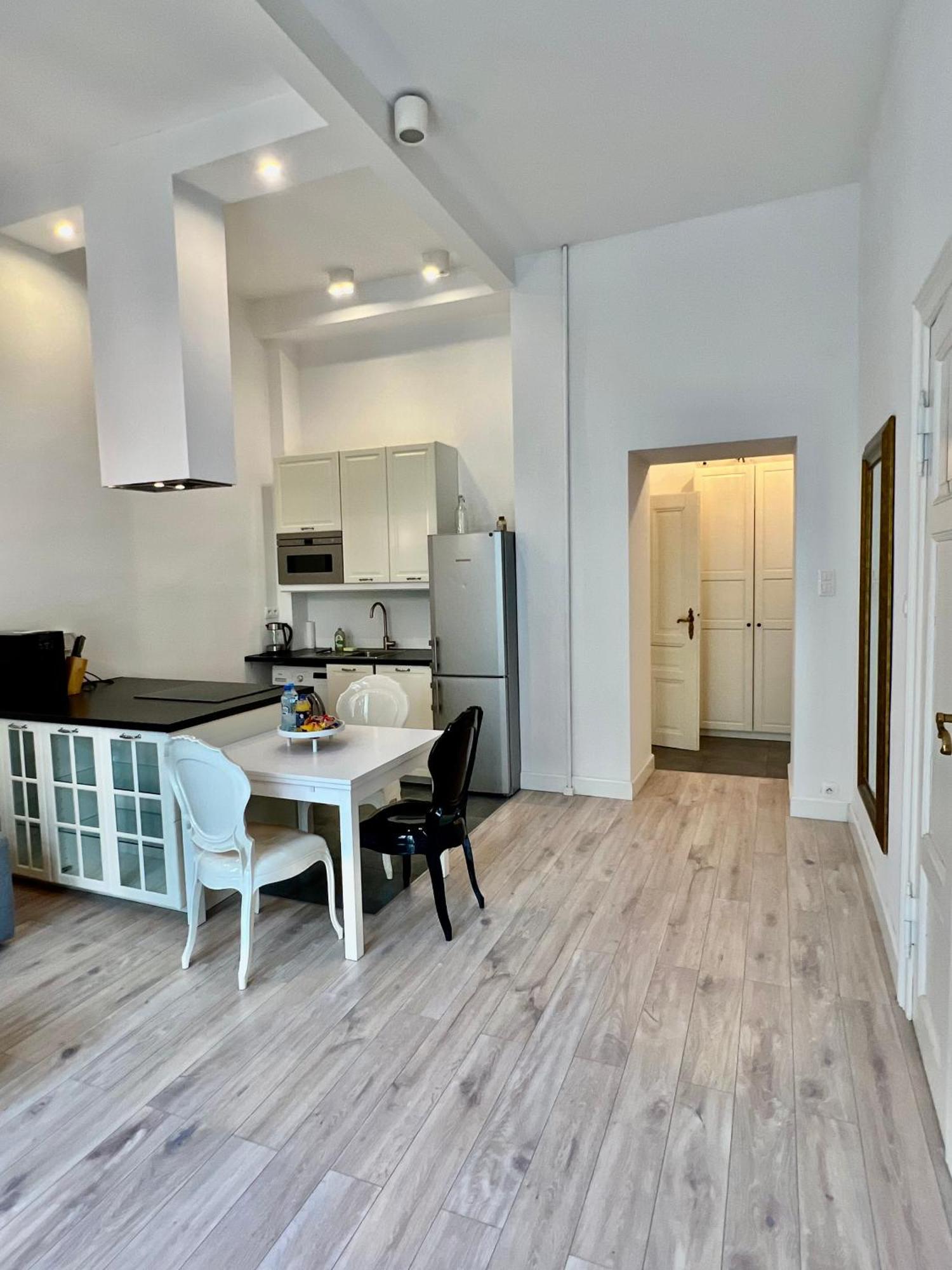 Hoza Apartament Warszawa
