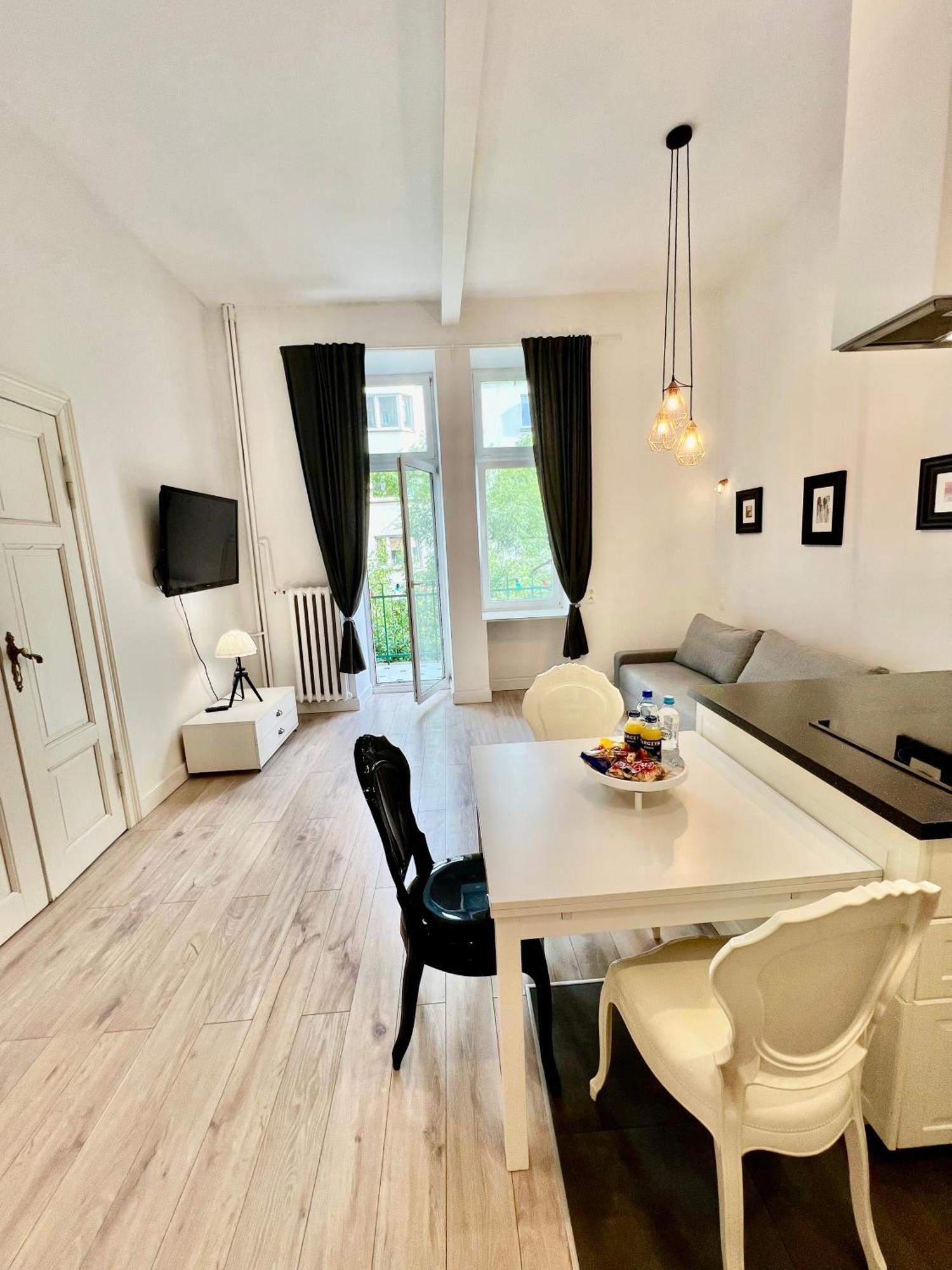 Apartament Hoza *