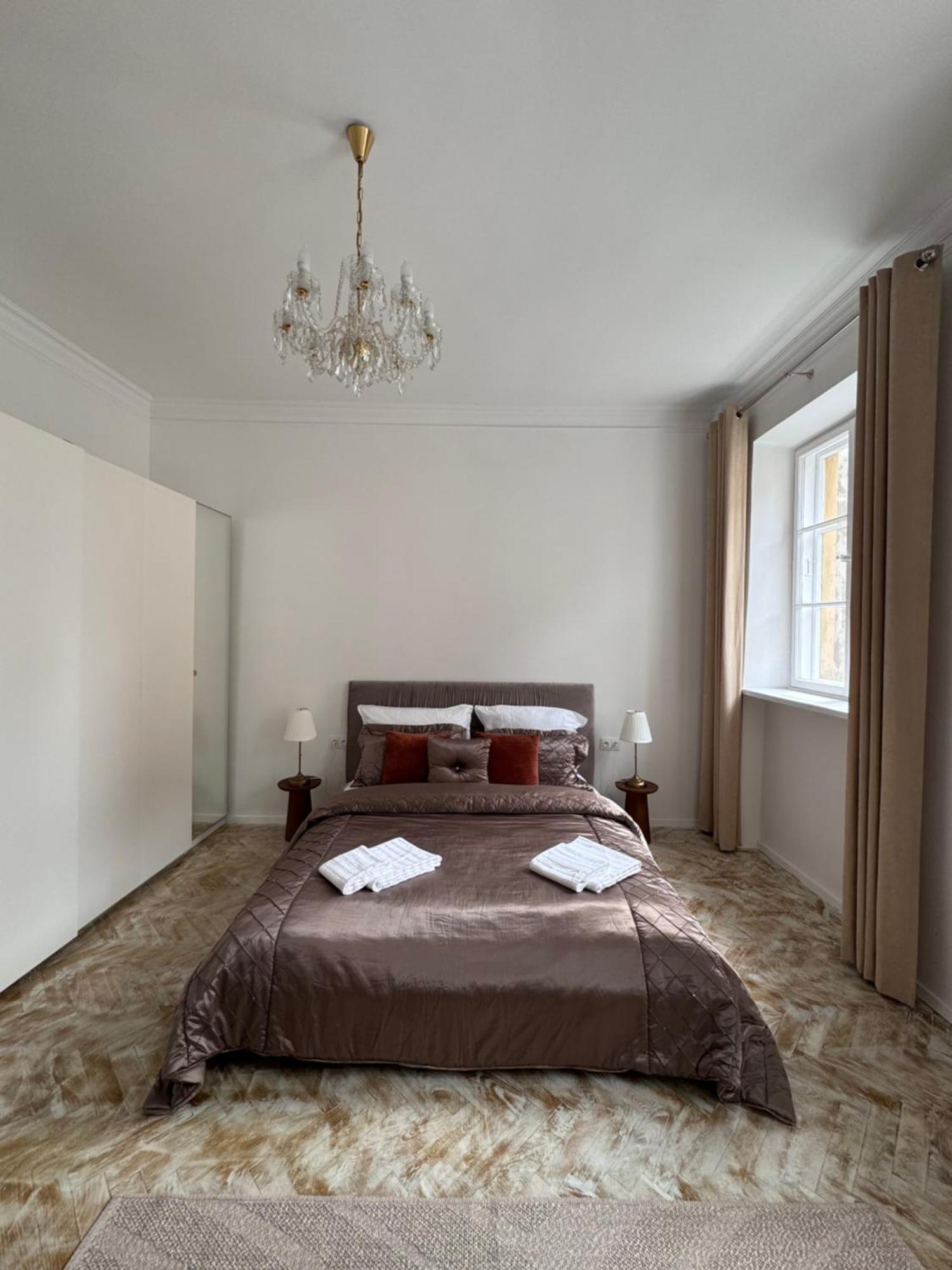Old Town Residence, Historic Centre Castle Square Apartment