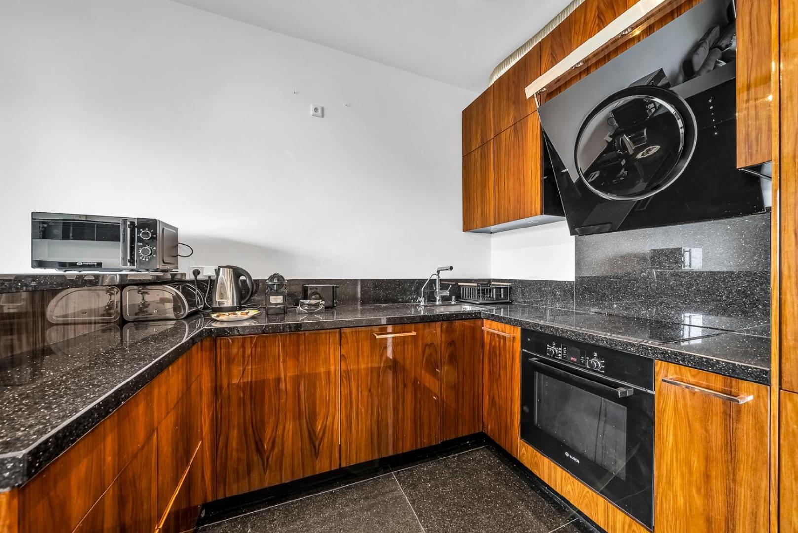 Apartment Center Business - Parking And Balcony - By Rentujemy Warsaw