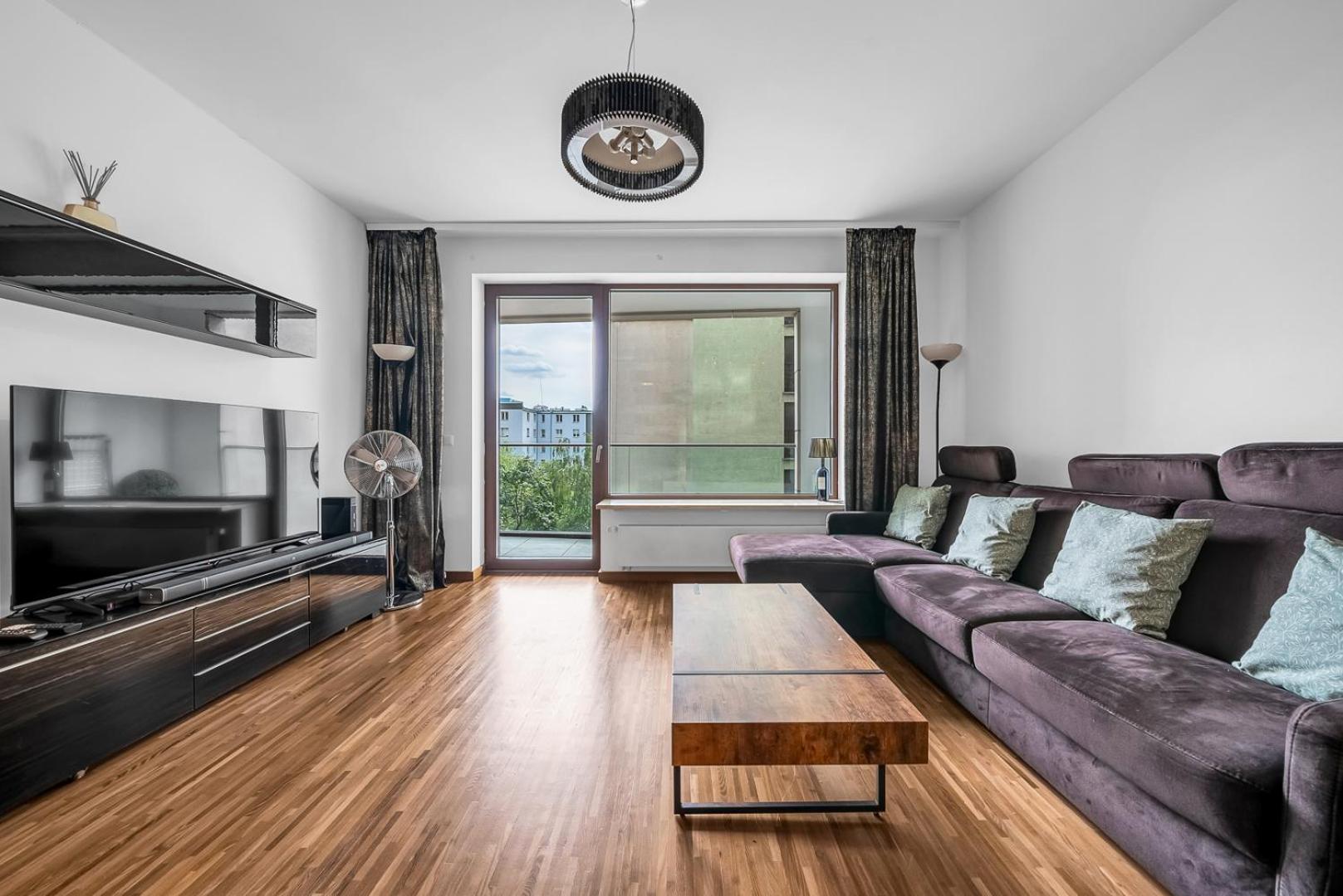 Apartment Center Business - Parking And Balcony - By Rentujemy *