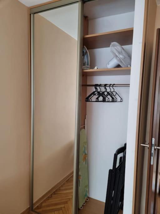 Apartament Przytulne Mieszkanko Z Balkonem I Parkingiem W Sercu Pragi Poludnie Warszawa