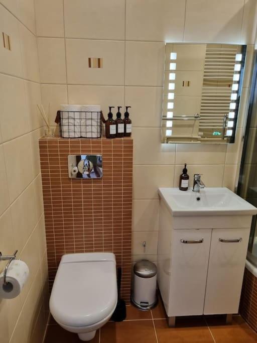 Apartament Przytulne Mieszkanko Z Balkonem I Parkingiem W Sercu Pragi Poludnie Warszawa