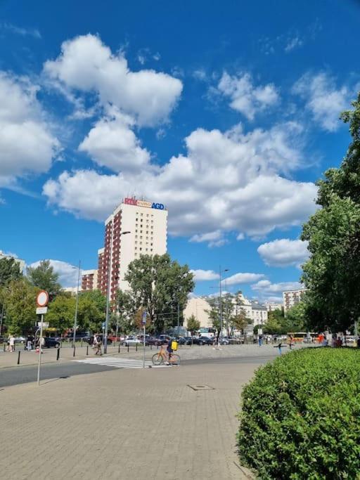 Przytulne Mieszkanko Z Balkonem I Parkingiem W Sercu Pragi Poludnie