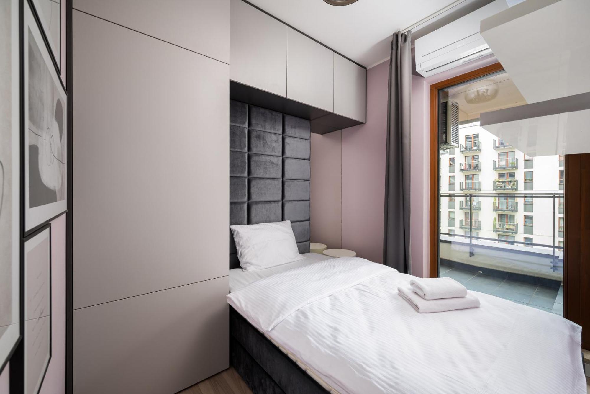 Metro Wierzbno Stylish Apartment