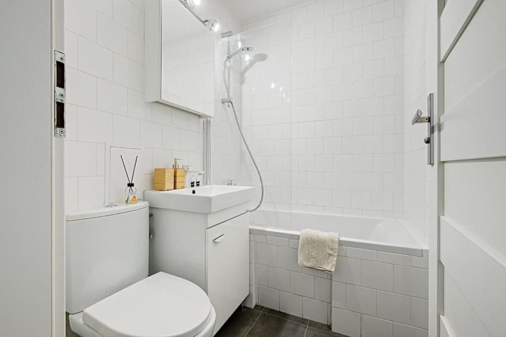 Super With Air Conditioning New Flat With Wifi Warsaw