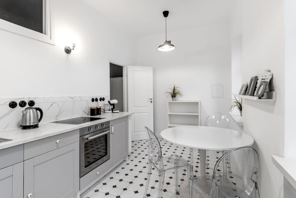 Close-urban Chic - Stare Miasto - One Bedroom - Mostowa *