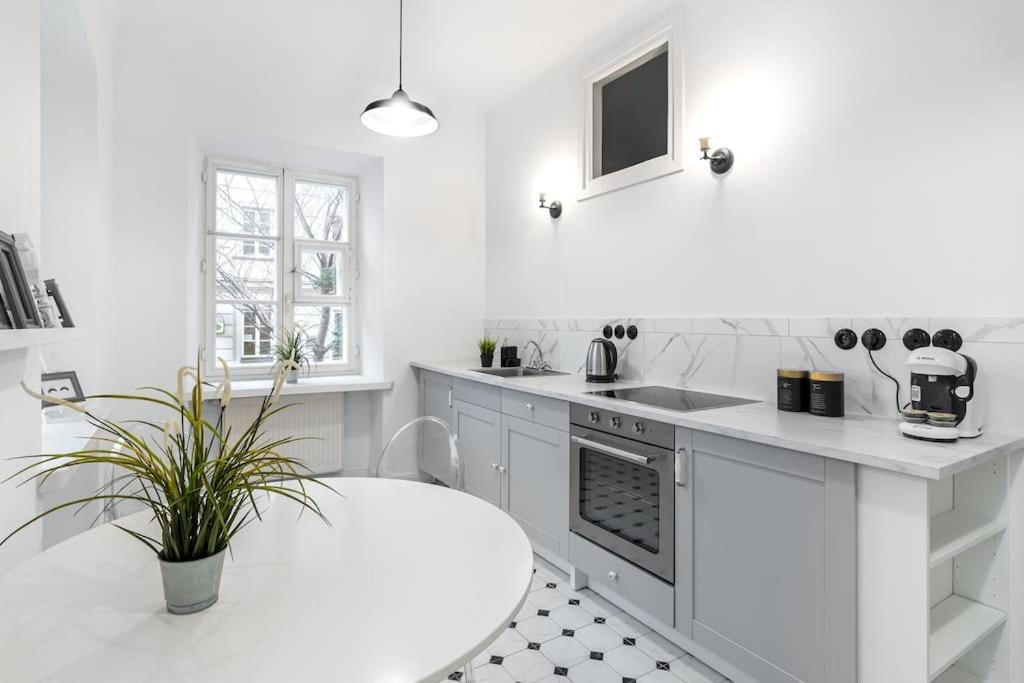 Close-urban Chic - Stare Miasto - One Bedroom - Mostowa Warsaw