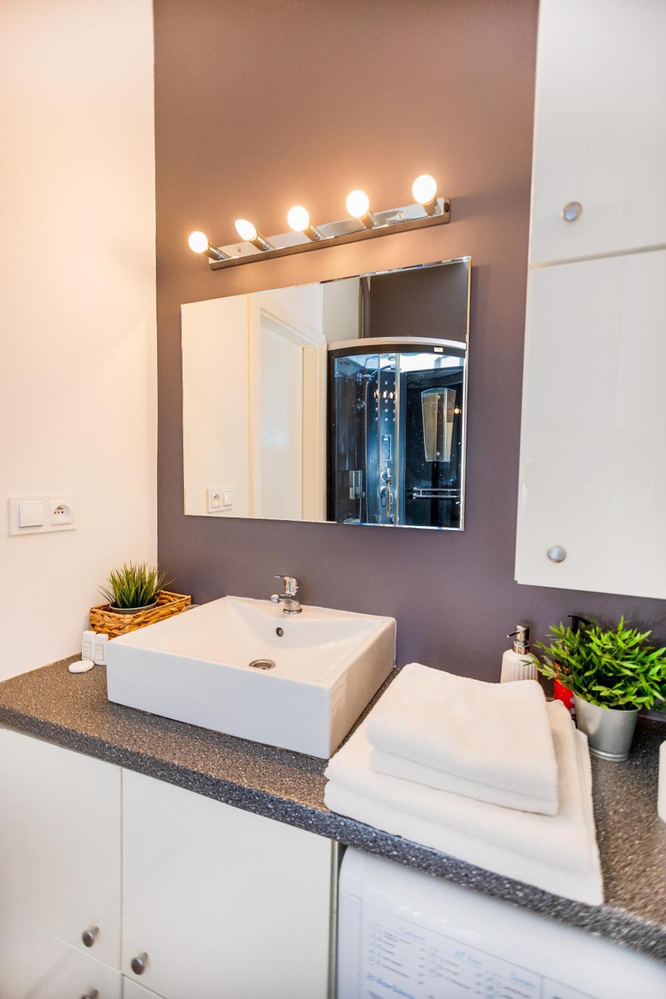 Apartamento Cozy Next To The Metro And Center Varsóvia