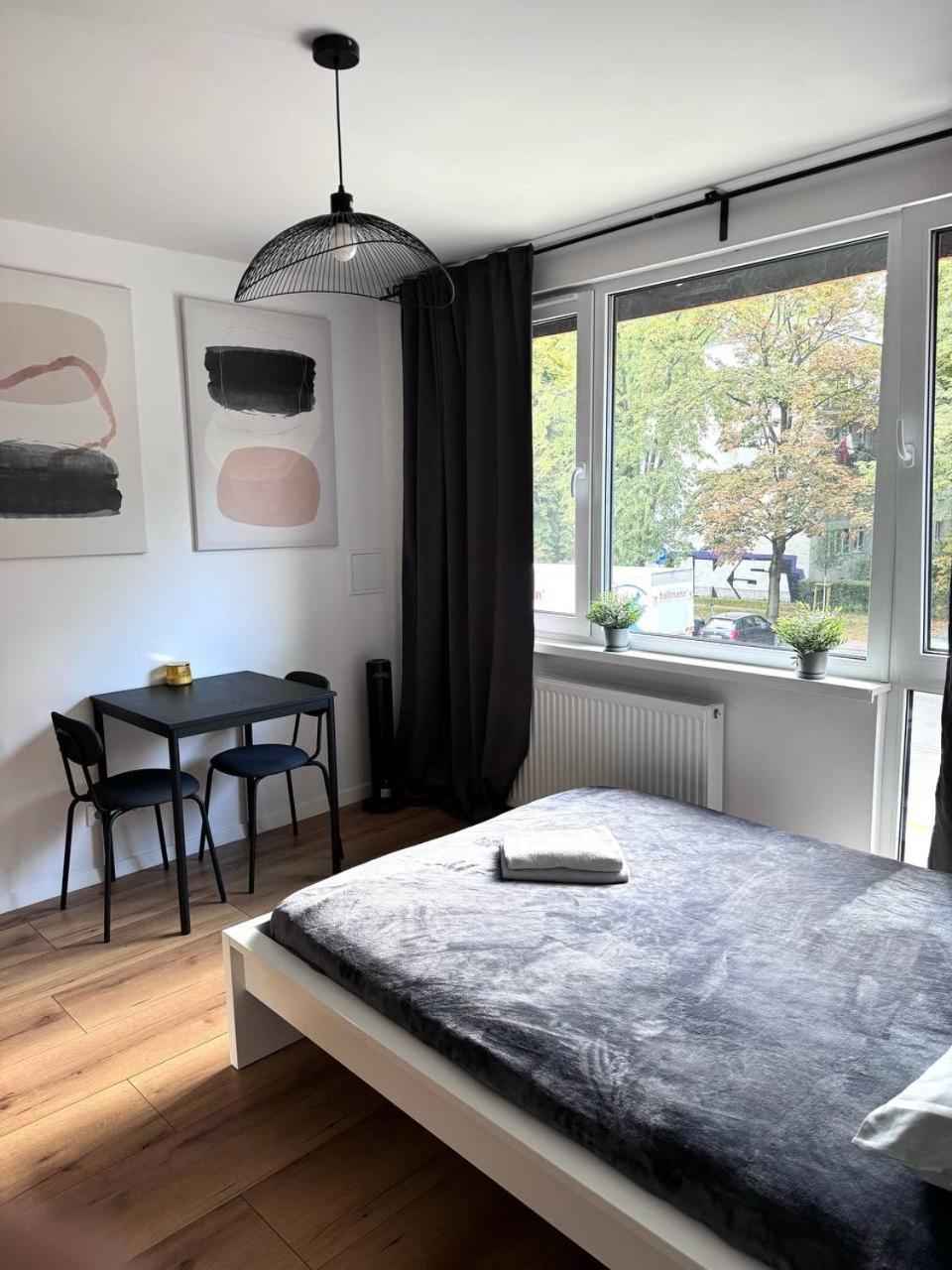 Apartment Quiet Near The Park, Metro, Centre, Wi-fi - By Hik *