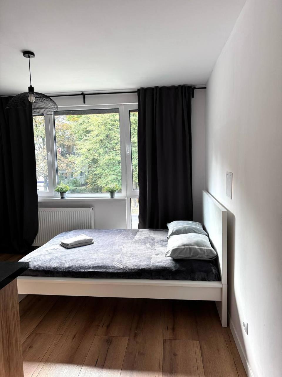 Quiet Near The Park, Metro, Centre, Wi-fi - By Hik *