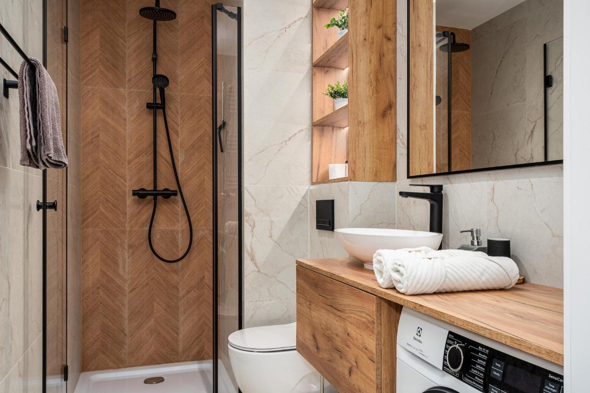 Wola Tower Deluxe Separate Bedroom With Free Garage - By Perfect * Warsaw