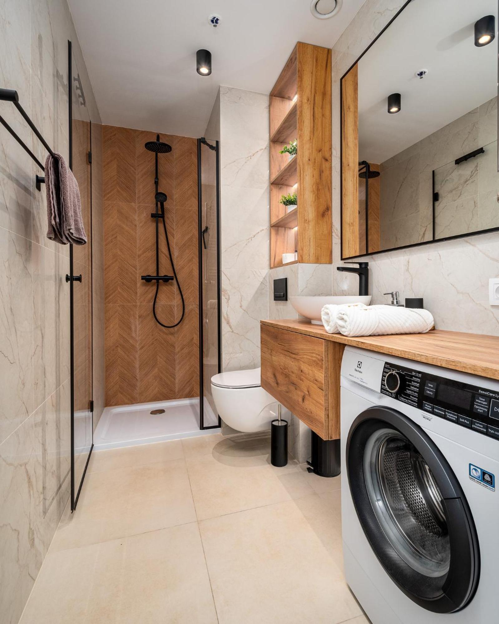 Apartamento Wola Tower Deluxe Separate Bedroom With Free Garage - By Perfect *