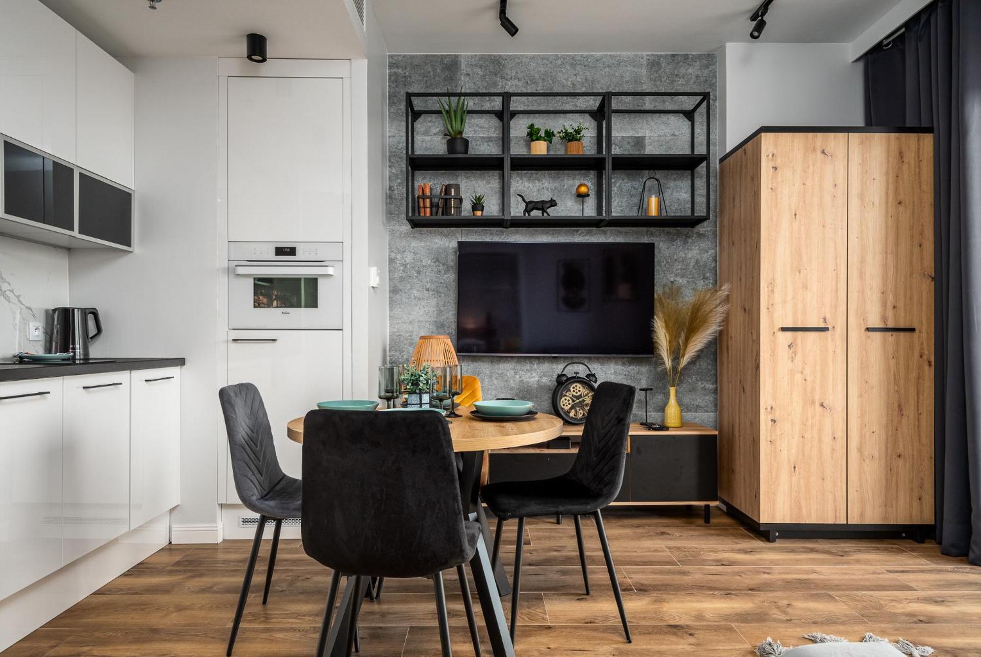 Wola Tower Deluxe Separate Bedroom With Free Garage - By Perfect Warsaw