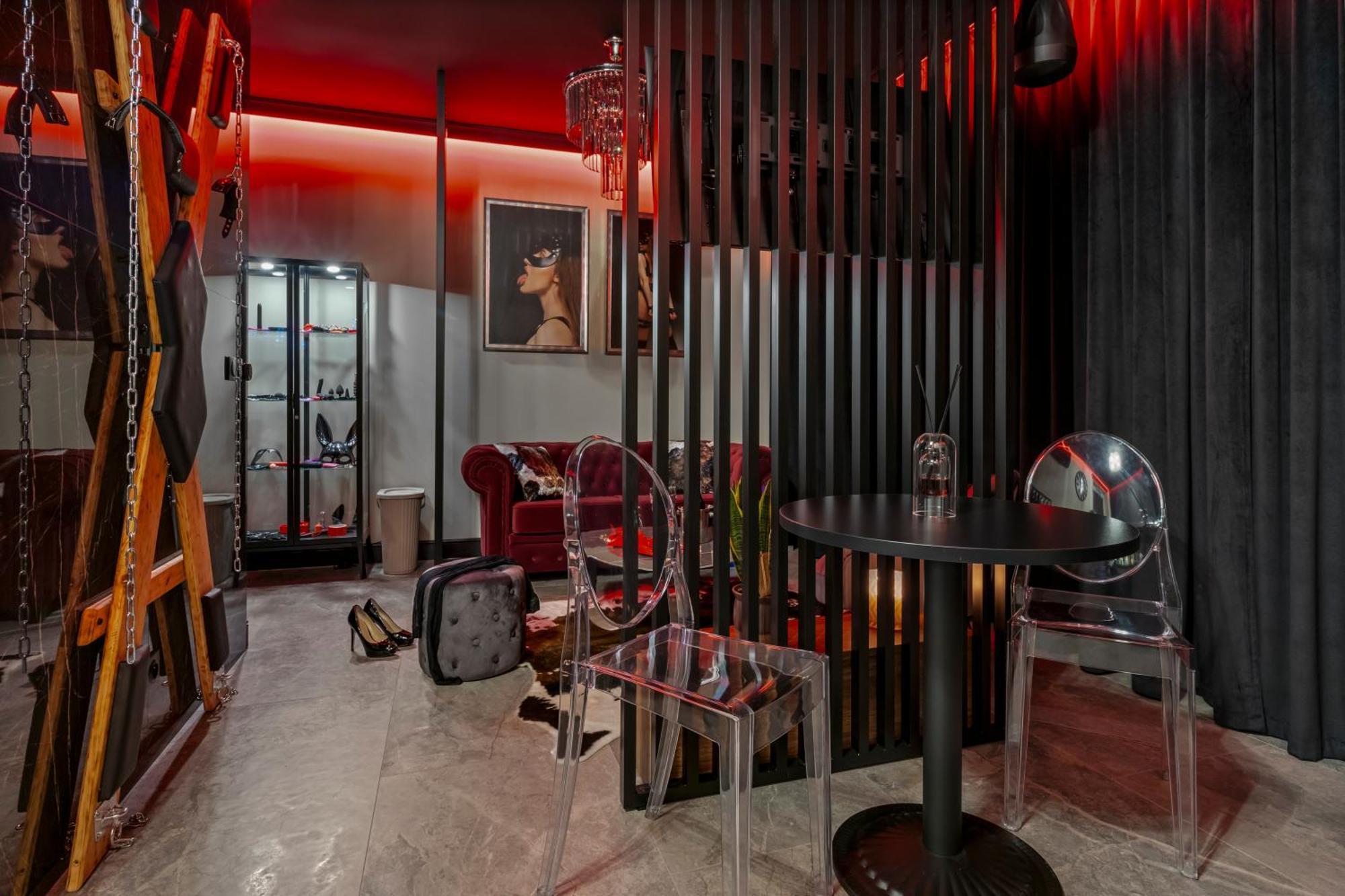 Apartment Secret Bdsm - Stylowy I Klimatyczny Dla Doroslych, Klimatyzacja, Parking Podziemny, Pelne Wyposazenie