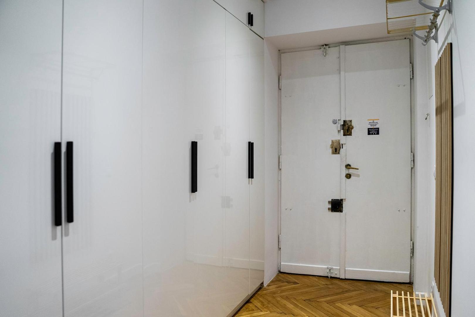 Apartamento Near River - 58m2, Metro, Balcony Varsóvia