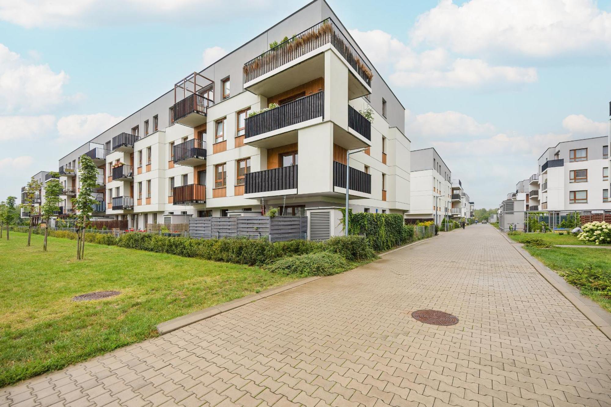 Comfy Two-bedroom Near Chopin Airport Warsaw's Ursynow By Renters * Warsaw