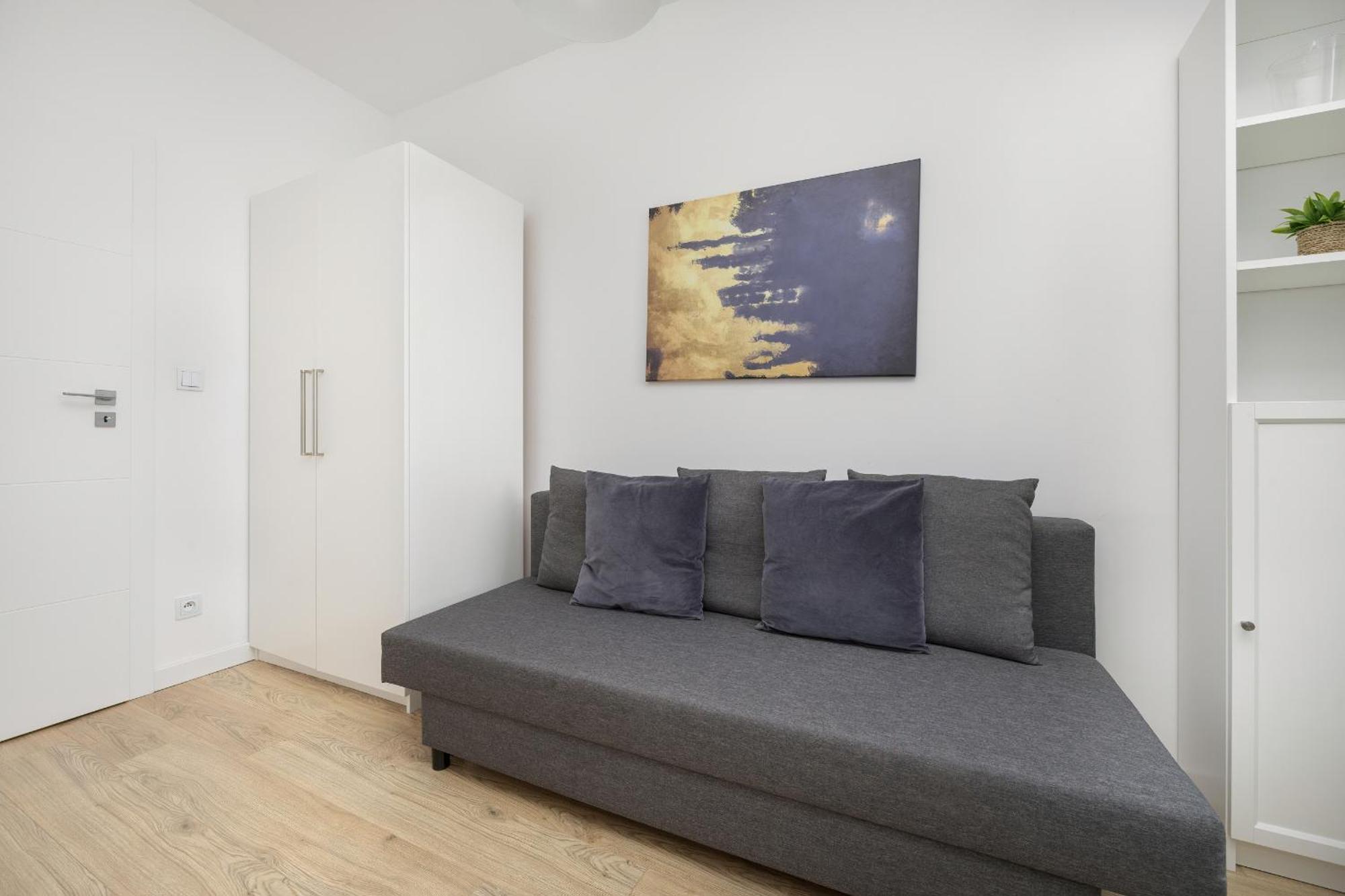 Comfy Two-bedroom Near Chopin Airport Warsaw's Ursynow By Renters