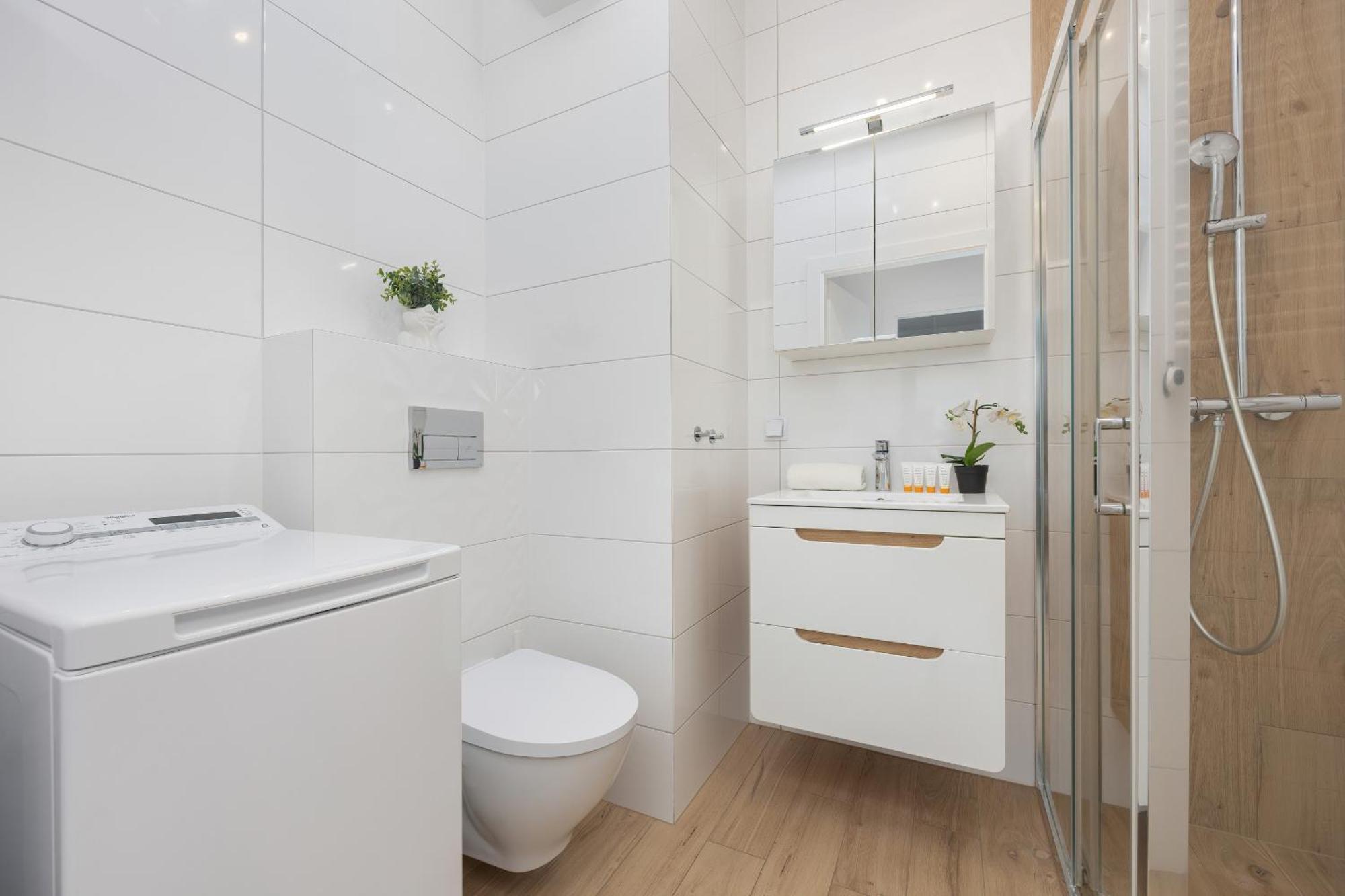 Apartment Comfy Two-bedroom Near Chopin Airport Warsaw's Ursynow By Renters *