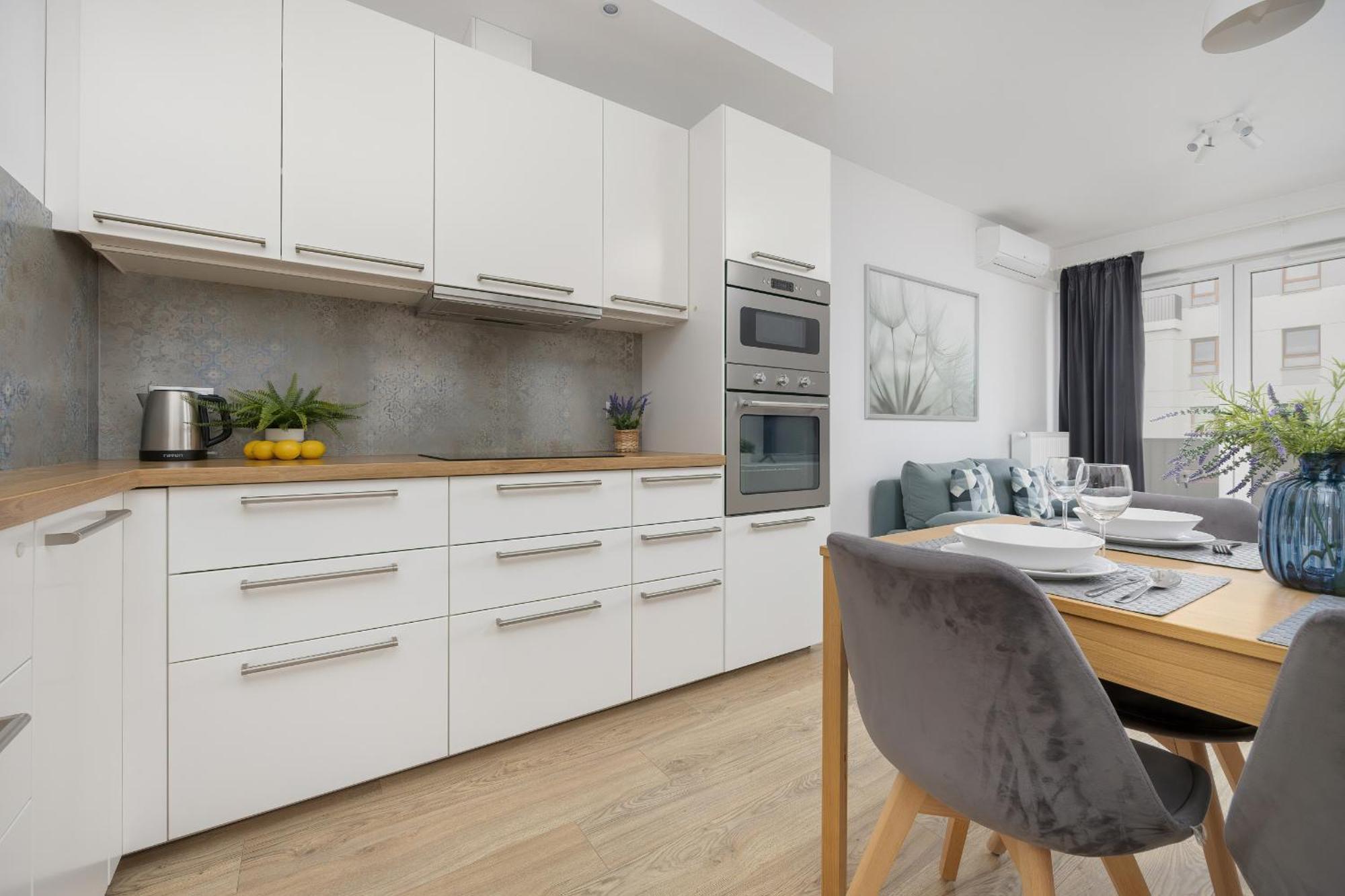 Apartment Comfy Two-bedroom Near Chopin Airport Warsaw's Ursynow By Renters