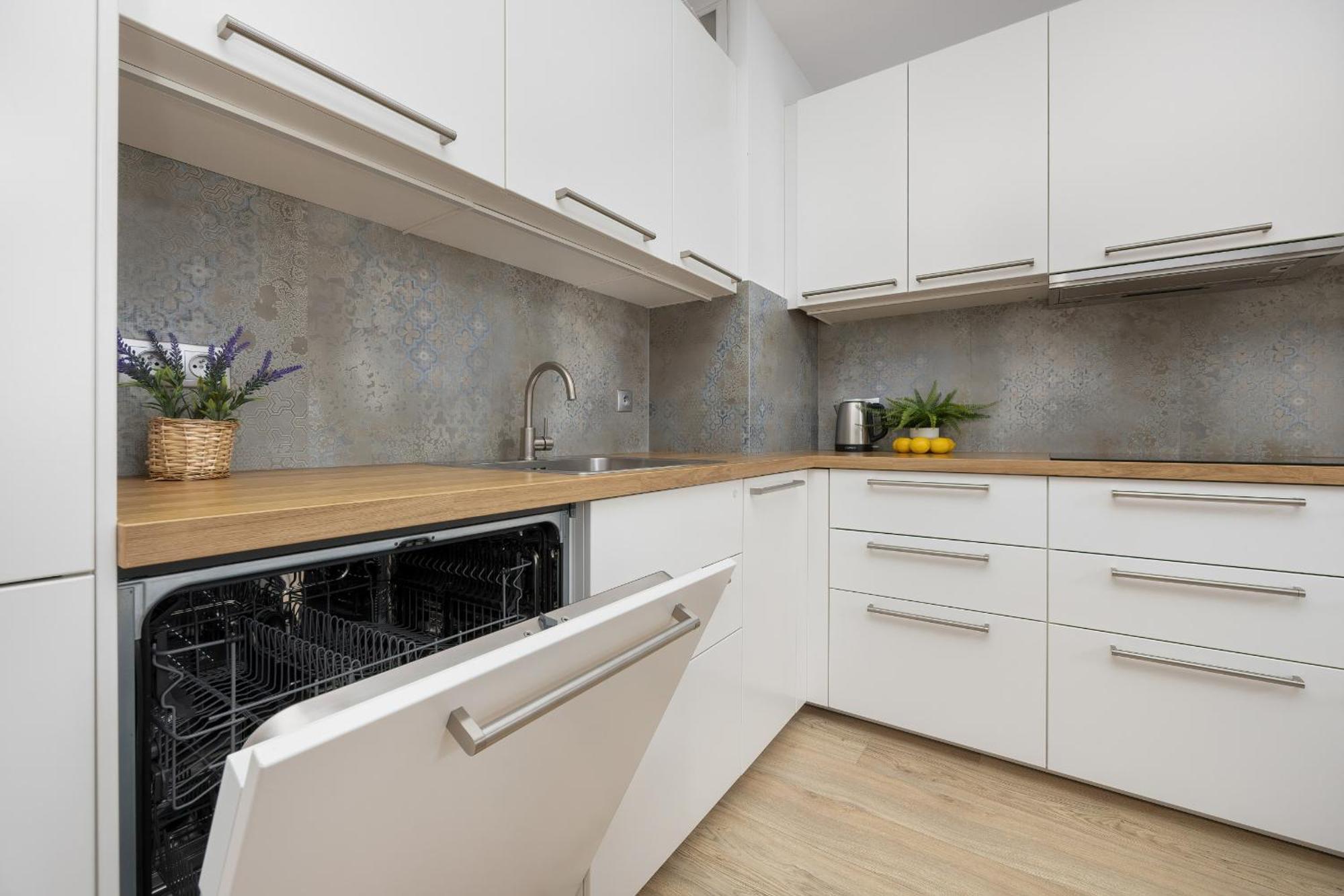 Apartment Comfy Two-bedroom Near Chopin Airport Warsaw's Ursynow By Renters